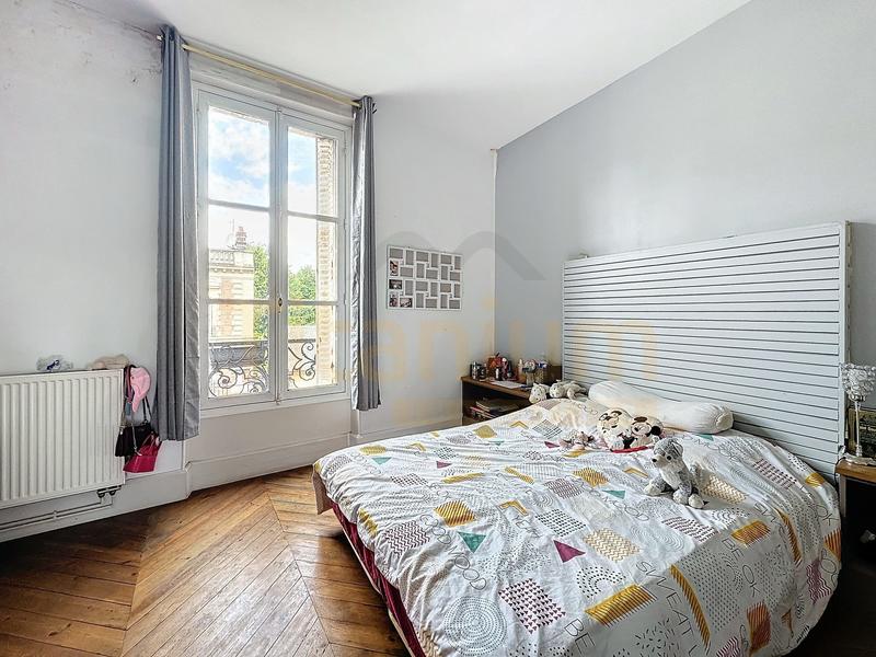 Maison - 280 m² - 11 pièces