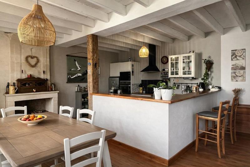 Maison - 240 m² - 5 pièces