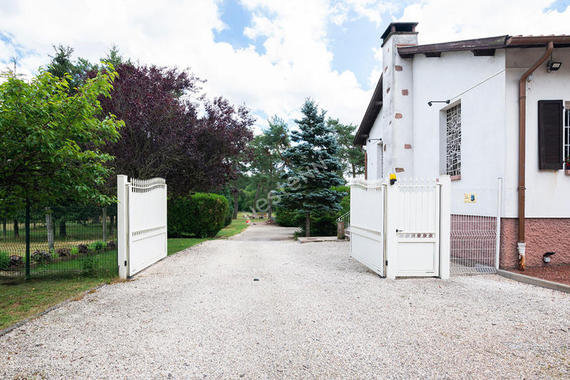 Maison - 720 m² - 12 pièces