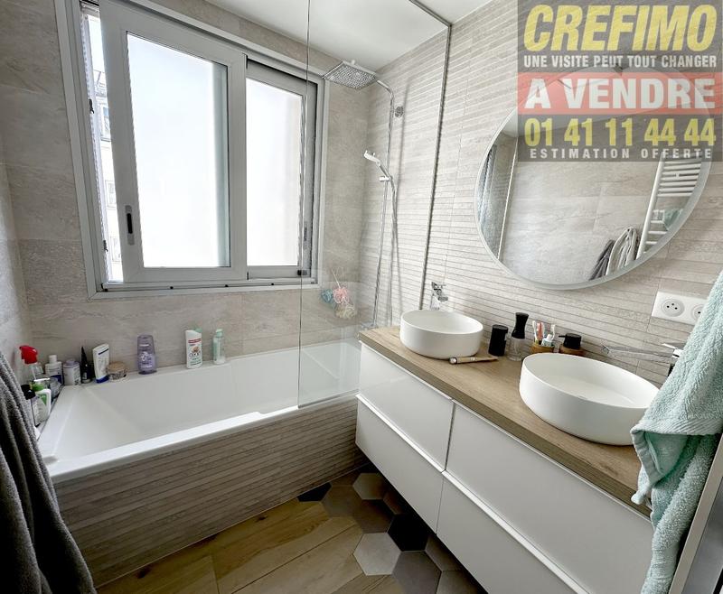 Appartement - 99 m² - 4 pièces