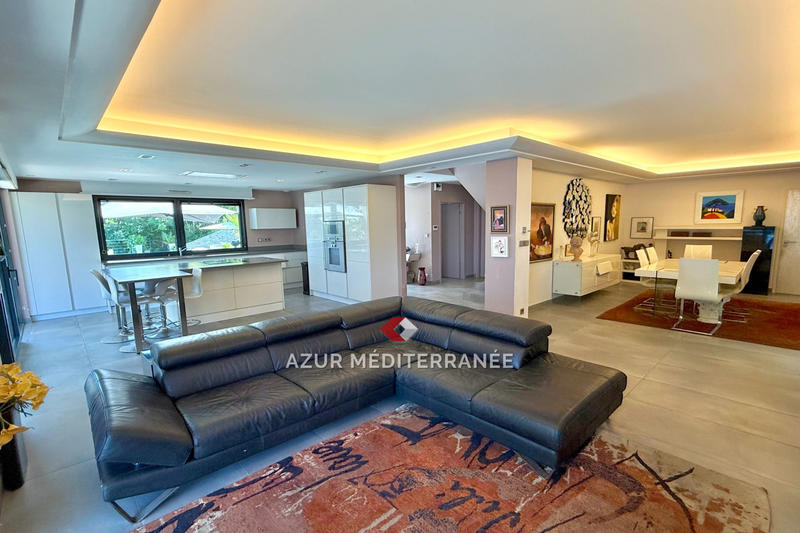 Maison - 190 m² - 5 pièces