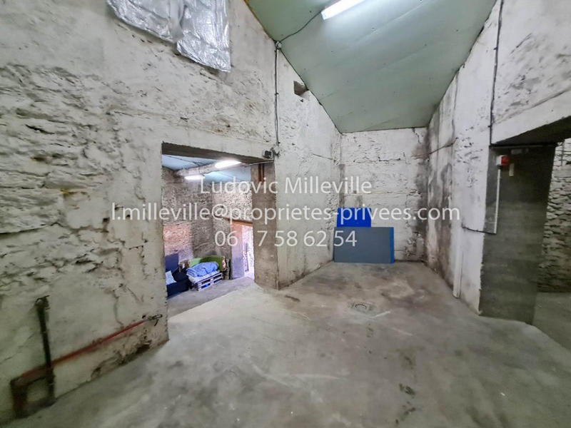 Grange - 181 m² - 4 pièces