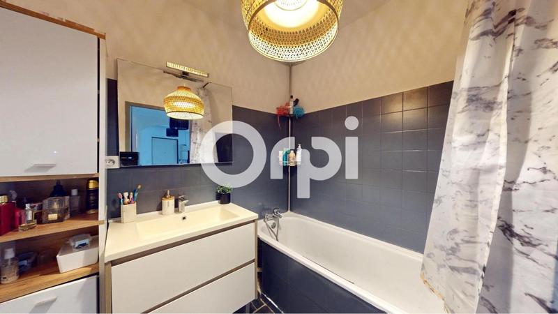 Appartement - 80 m² - 4 pièces