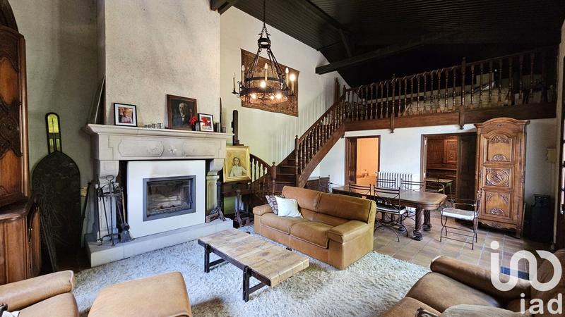 Maison - 240 m² - 10 pièces