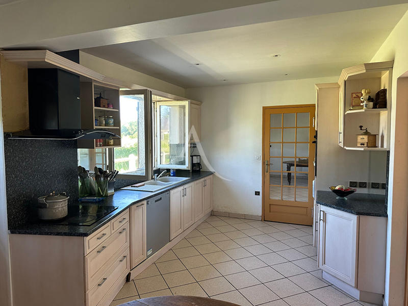 Maison - 170 m² - 8 pièces