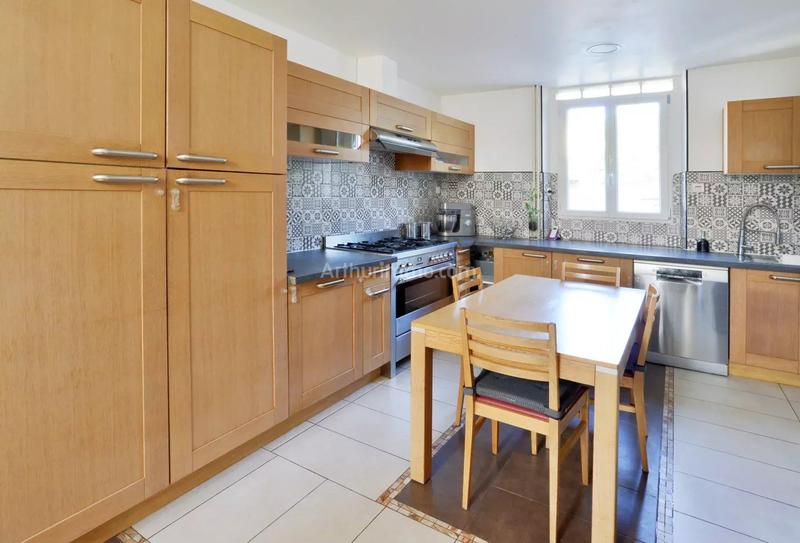 Maison - 150 m² - 7 pièces