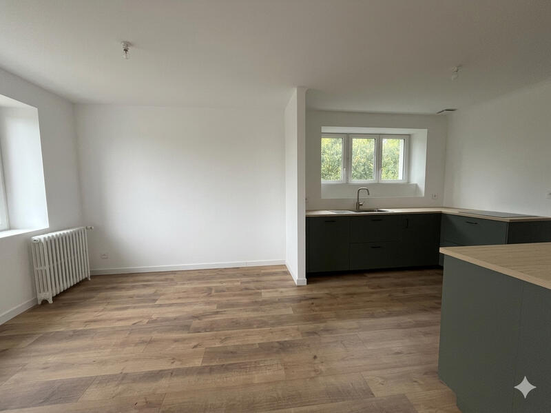 Maison - 90 m² - 5 pièces