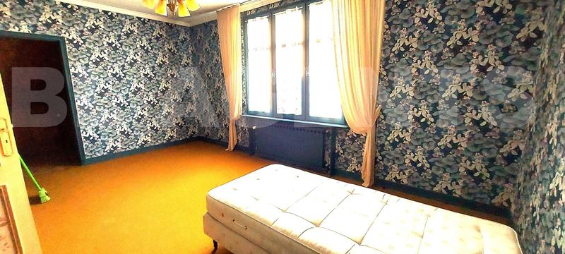 Maison - 233 m² - 9 pièces