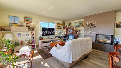 Propriété - 195 m² - 6 pièces