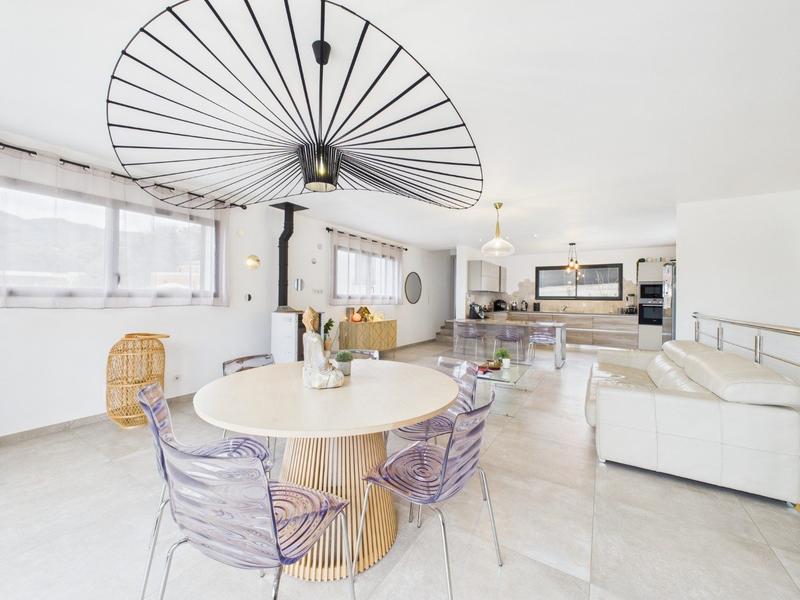 Maison contemporaine - 134 m² - 5 pièces