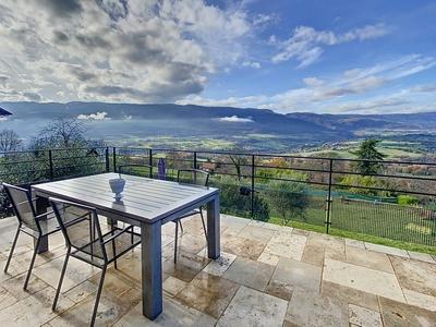 Corps de ferme - 190 m² - 6 pièces