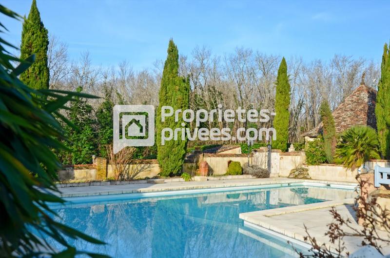 Demeure - 450 m² - 14 pièces