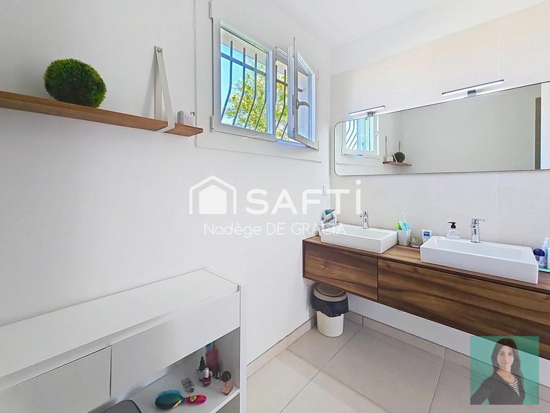 Maison - 211 m² - 7 pièces