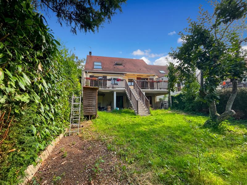 Maison - 106 m² - 6 pièces