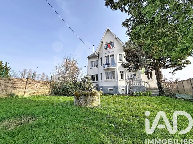 Maison - 244 m² - 11 pièces