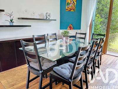 Maison - 140 m² - 8 pièces