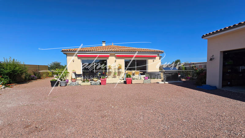 Propriété - 195 m² - 6 pièces