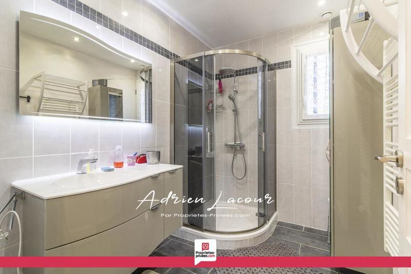 Maison - 188 m² - 10 pièces