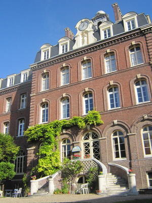 Vide grenier de la congrégation du sacré coeur