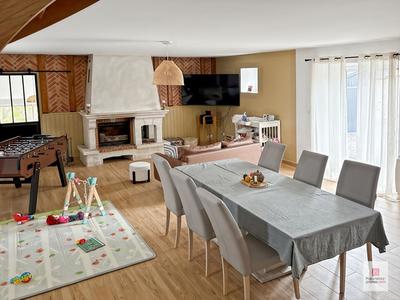 Maison - 160 m² - 6 pièces