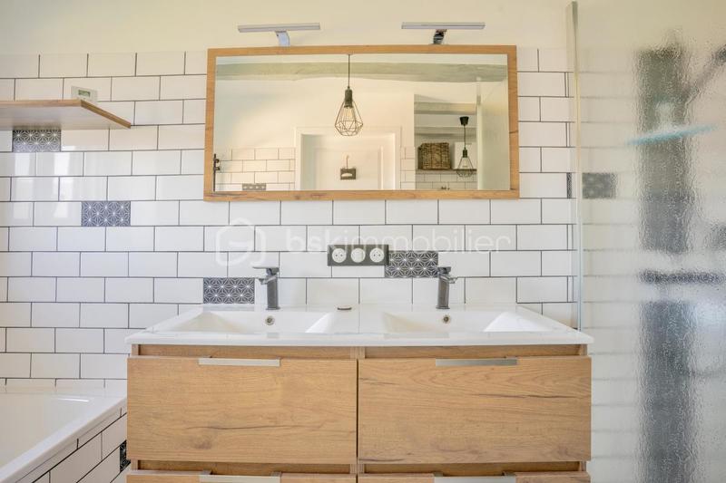 Maison - 190 m² - 7 pièces