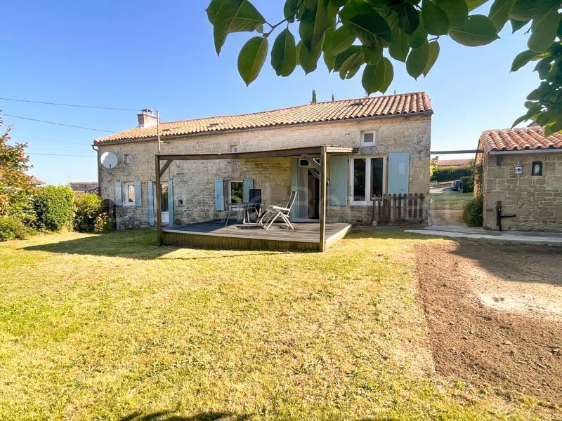 Maison en pierre - 133 m² - 6 pièces