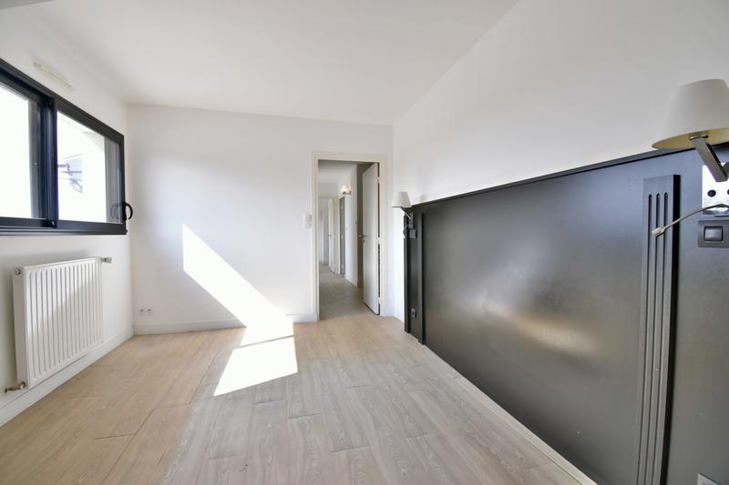 Maison contemporaine - 285 m² - 7 pièces