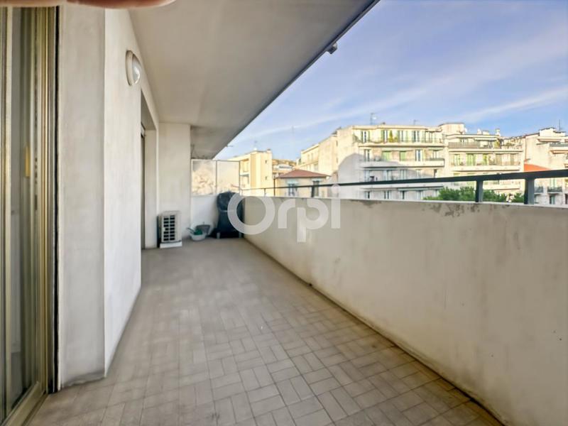 Appartement - 80 m² - 3 pièces