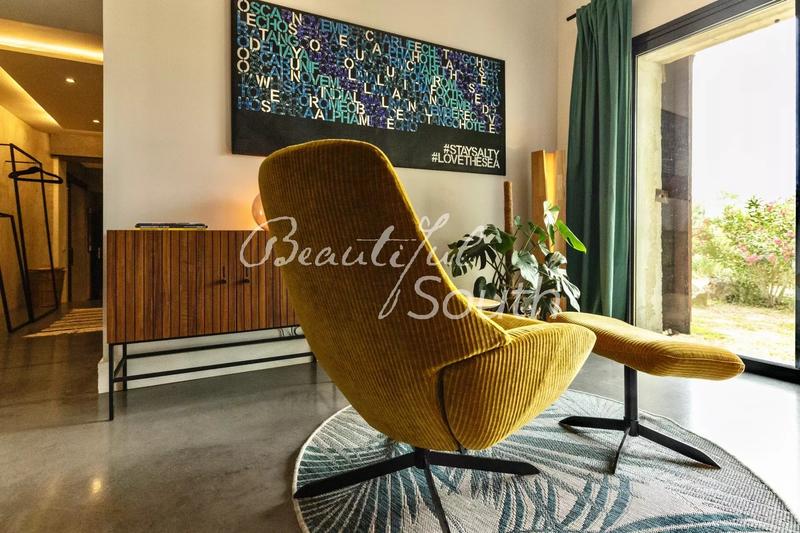 Mas - 403 m² - 8 pièces