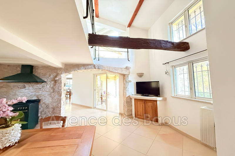 Maison - 222 m² - 6 pièces