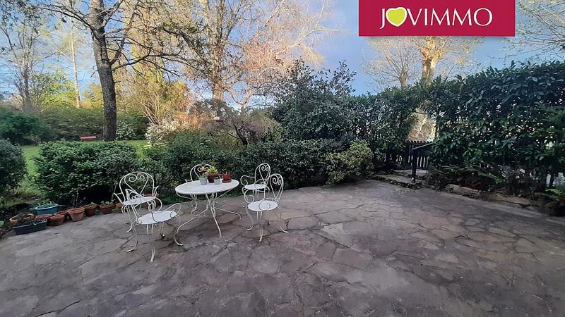 Maison - 387 m² - 12 pièces