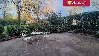 Maison - 387 m² - 12 pièces