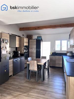 Maison - 75 m² - 5 pièces