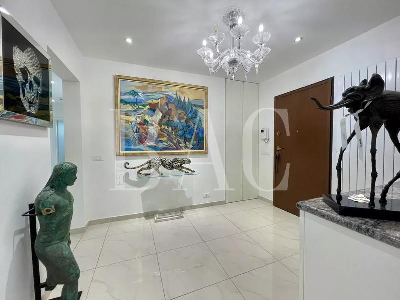 Appartement - 210 m² - 5 pièces