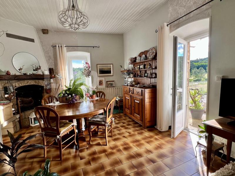 Propriété - 430 m² - 20 pièces