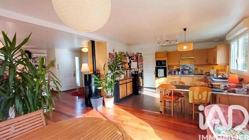 Maison - 140 m² - 6 pièces