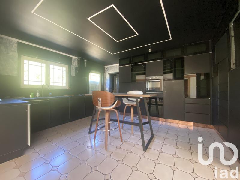 Maison - 217 m² - 8 pièces