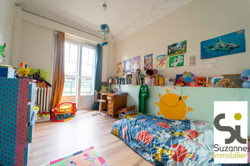 Appartement - 99 m² - 4 pièces