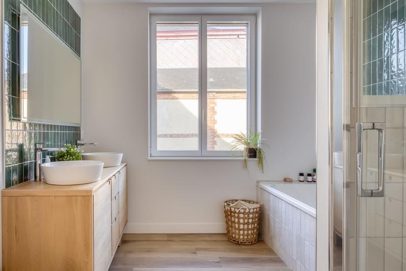 Maison - 327 m² - 10 pièces