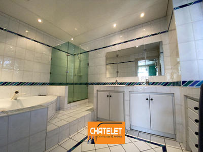 Appartement - 224 m² - 7 pièces