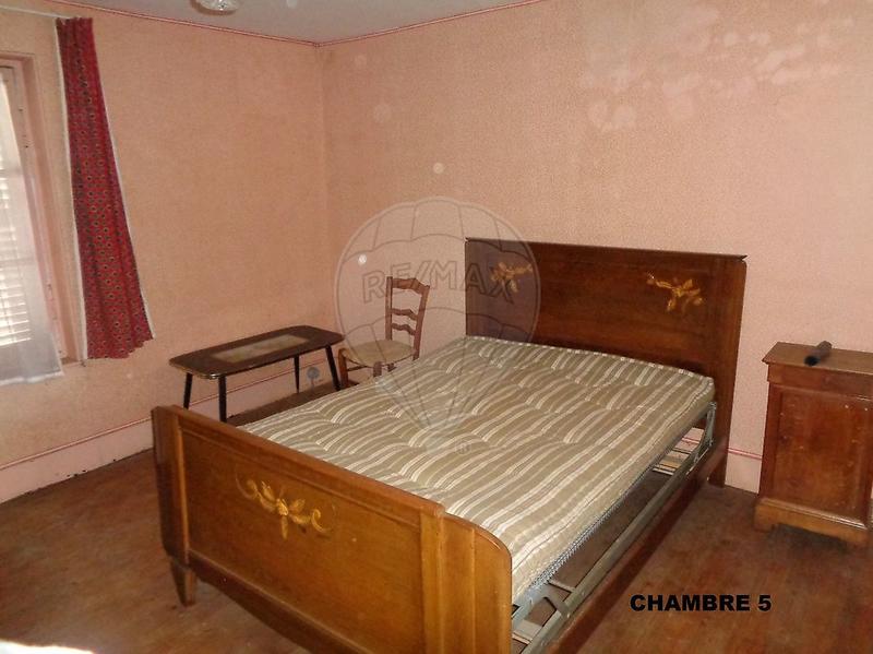 Maison - 170 m² - 9 pièces