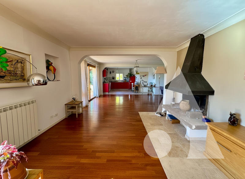 Maison - 180 m² - 5 pièces