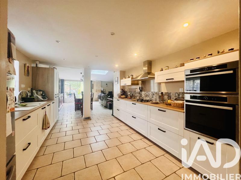 Maison - 202 m² - 6 pièces