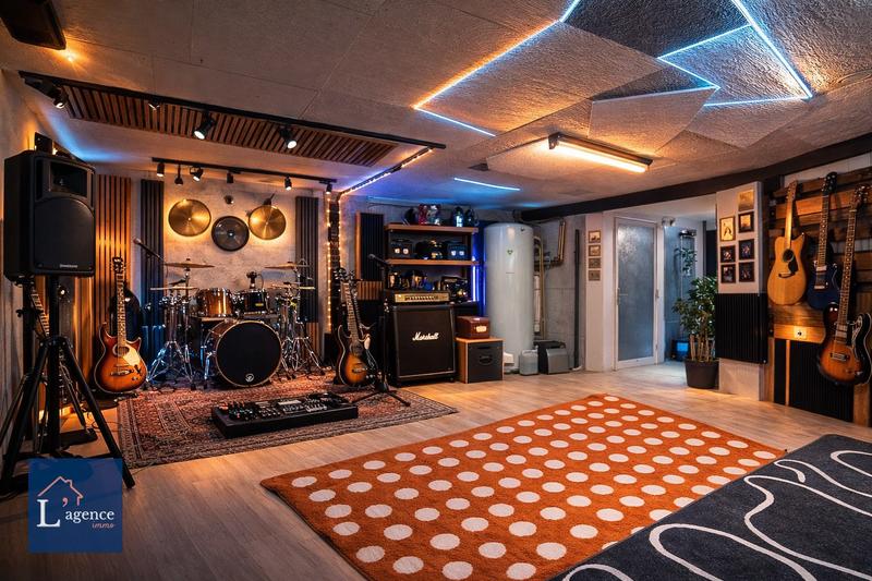 Maison - 200 m² - 7 pièces