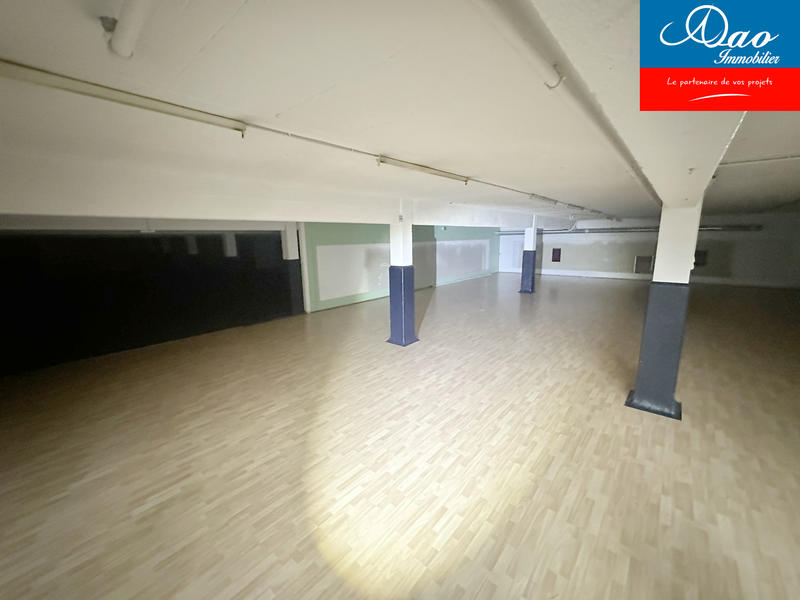 Local commercial - 935 m²