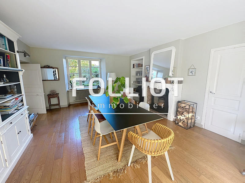 Maison - 198 m² - 10 pièces