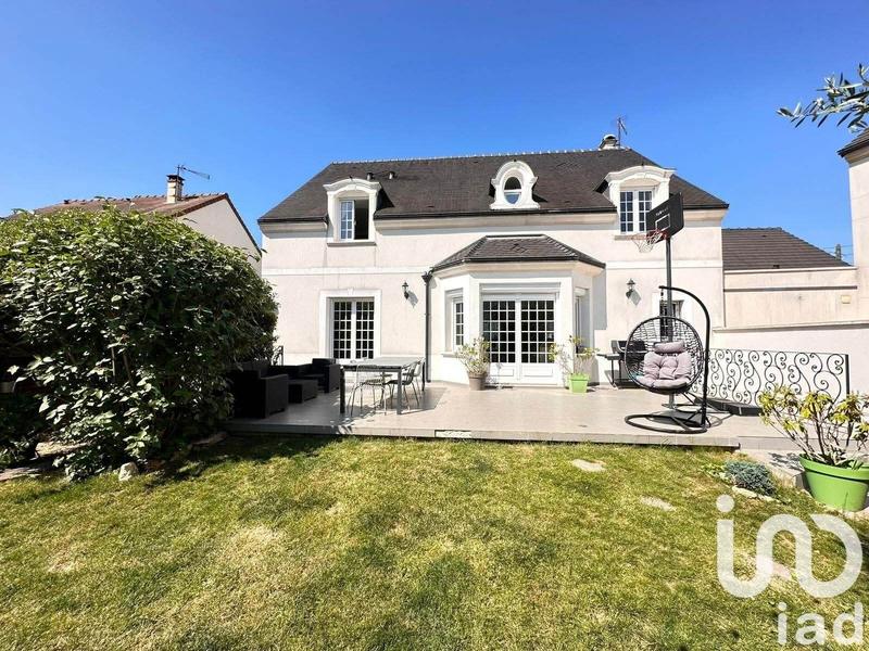 Maison - 200 m² - 7 pièces