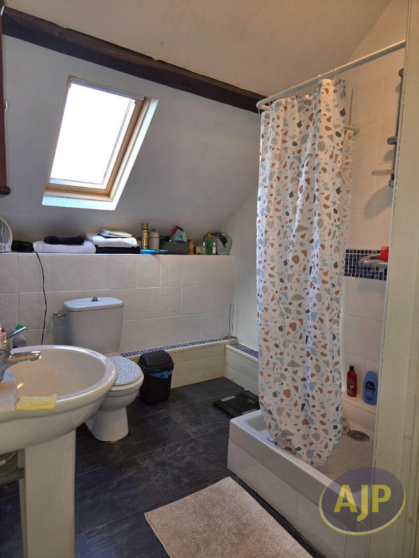 Maison - 111 m² - 6 pièces