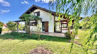 Maison - 235 m² - 7 pièces