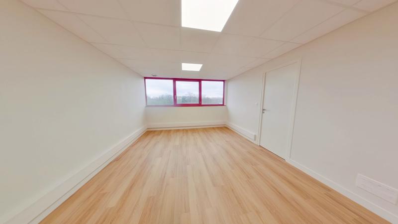 Bureau - 148 m² - 6 pièces